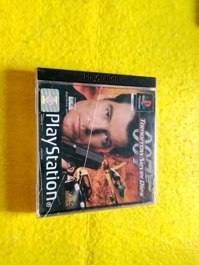 007 Tomorrow never dies PlayStation 1 Ps1 PlayStation 2 ps2 games Original Pal version