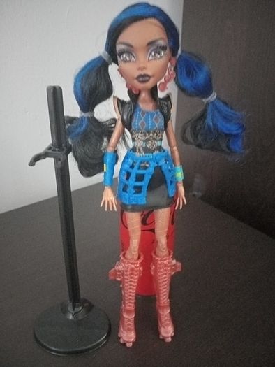 Robecca steam G1 doll monster high