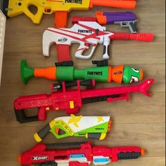 Bundle of Fortnite and Roblox nerf guns