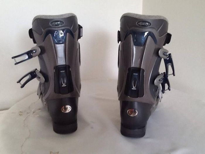 TECNICA Women's Ski Boots Shoes Size UK 6/ EU 39