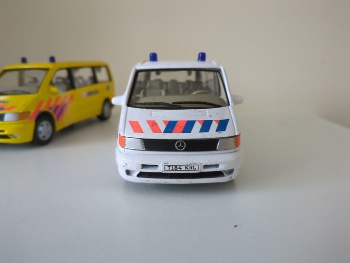 Condition 1:43 Die-Cast Models - Mercedes Vito Ambulance & Police Van