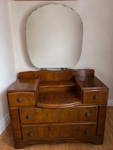 Five-drawer wooden dressing table,