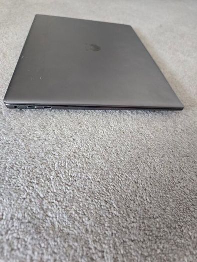i7 Laptop 13.9inch 3k touch screen. Huawei Matebook X Pro