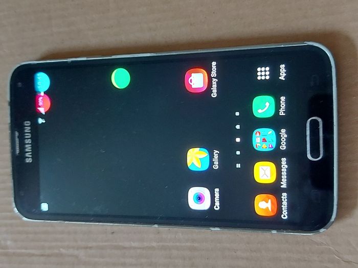 Samsung Galaxy S5, 16GB HDD, 4GB Ram,  3 network possibly, excellent cosmetic condition and working fine