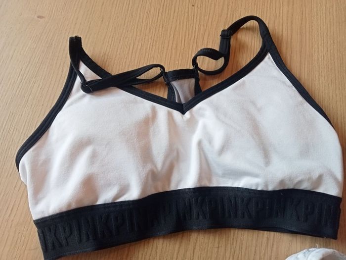 Victoria's Secret Woman's PINK Sport Tops