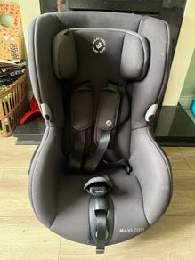 maxi cosi swivel child's car seat
