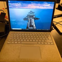Microsoft Surface Laptop i5 | 8GB