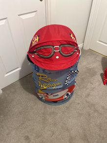 Toy storage box
