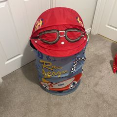 Toy storage box