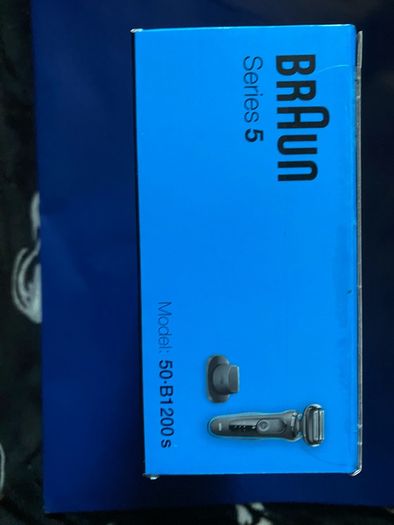 Braun Series 5 electric shaver with precision trimmer wet & dry brand new