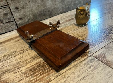 vintage Tie press