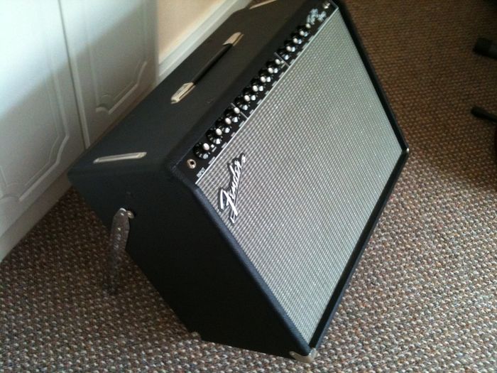 Fender Twin Amp 100-Watt All-Tube Guitar Amp