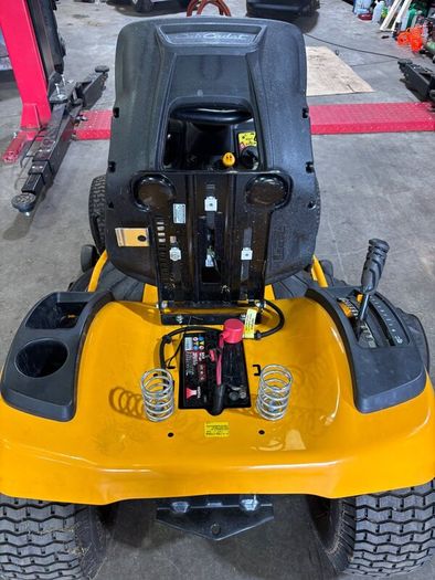 Ride on lawn mower