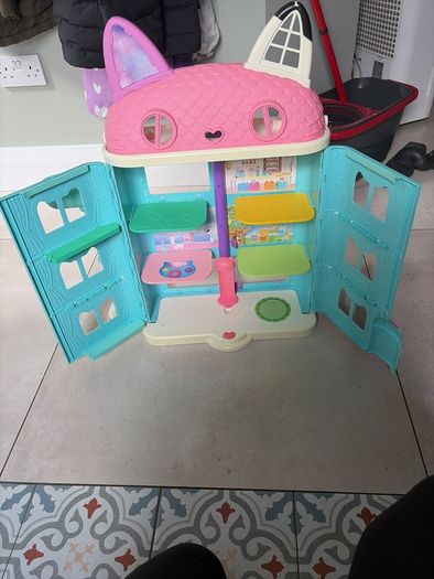 Gabby dollhouse