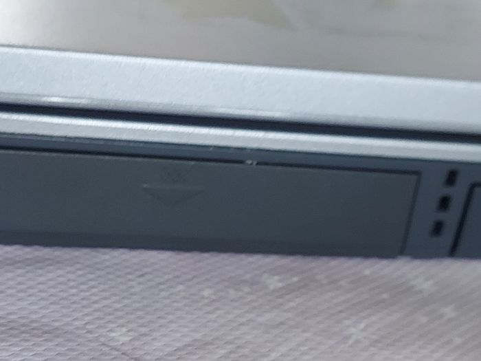 Rare Vintage Fujitsu Siemens Lifebook, E Series, FPC07048B Part number CP127259, Running Windows 2000 Professional, uses 3.5 floppy disk, 20GB HDD, amd all the connecting Ports from 30 years ago Era