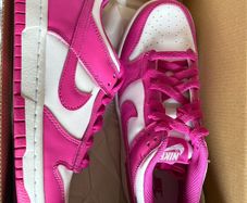 Nike fuschia