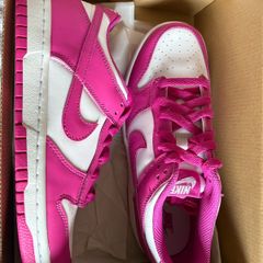 Nike fuschia