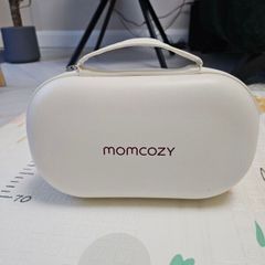 Momcozy M5 breast pumps and few feeding essentials