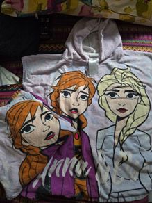 Frozen small girl's pool or beach hooded towel