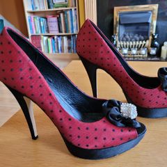 Merbur dark red / black polka high heels size 6