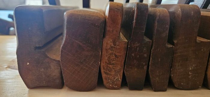 Mathieson plough plane and 17 moulding planes