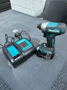 Makita Impact Driver 3ah battery and charger