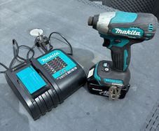Makita Impact Driver 3ah battery and charger