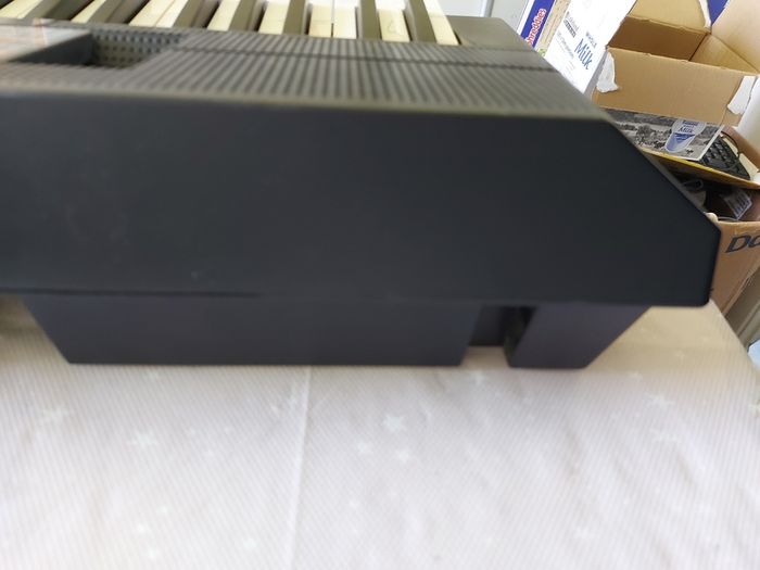 YAMAHA PSR-F51 61 key Keyboard, working perfect and in like new condition, comes with power adaptor