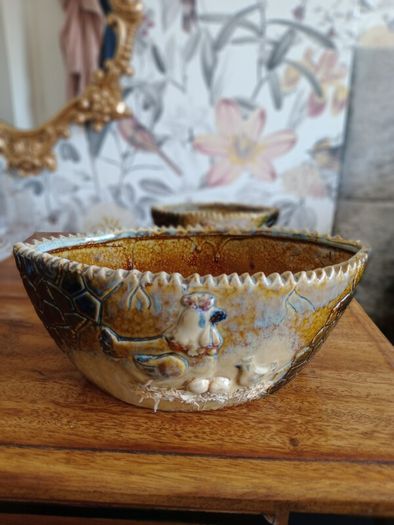 Vintage Ceramic Art Pottery Nest of Bowls x 3