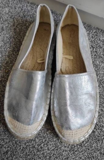 Silver flats size 7.5-8