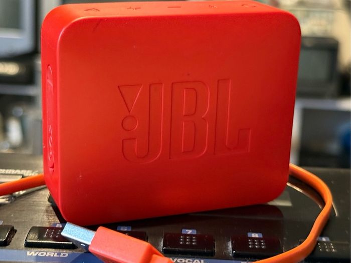 JBL GO 2 Red Portable Bluetooth Speaker-Excellent Condition with Orange Cable