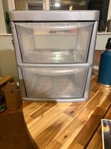 Plastic storage unit