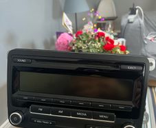 VW Bluetooth radio (code included) RCD 310(RNS315) Premium 8 in perfect condition