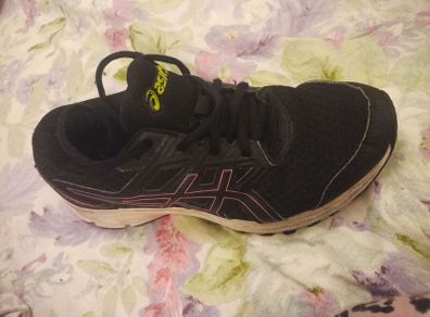 girls asics