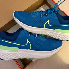 Blue/White Nike React Miler 2 Runners