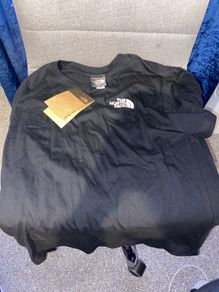 Black north face t shirt