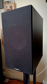 B&W 606 S3  speakers