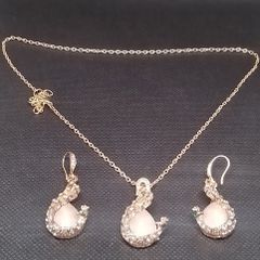 Goldtone Peacock Necklace and Earring Set 12 Euro Free Postage