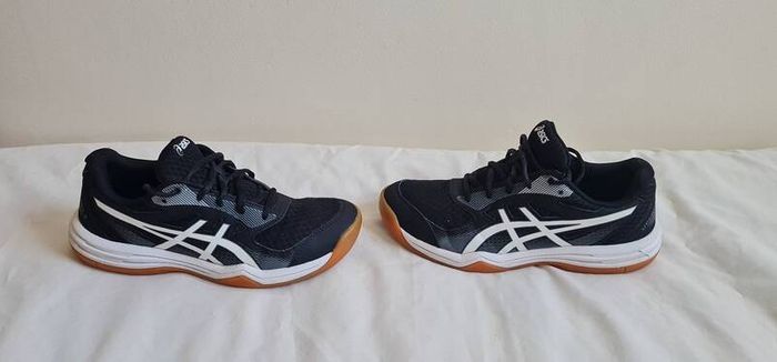 asics upcourt 5 Size 4.5 eu 38 black leather in excellent condition