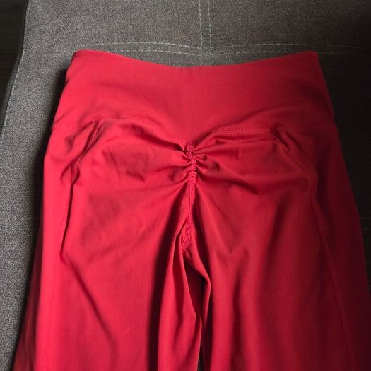 Coral Capri leggings, ruched bum, with mesh details, size 10