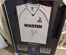 Tottenham 1991 Gazza signed shirt with 1991 semi final programme