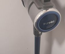 Hand held vaccum cleaner ( Eureka)