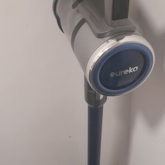 Hand held vaccum cleaner ( Eureka)