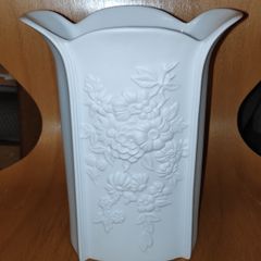 Vintage Kaiser W.German Art Pottery white bisque porcelain vase H 19 cm
