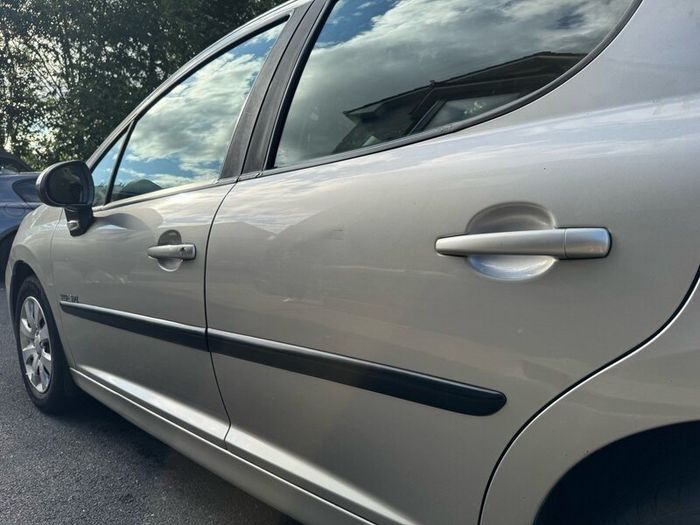 Peugeot 207 Biarritz 1.4 5 Door 2009