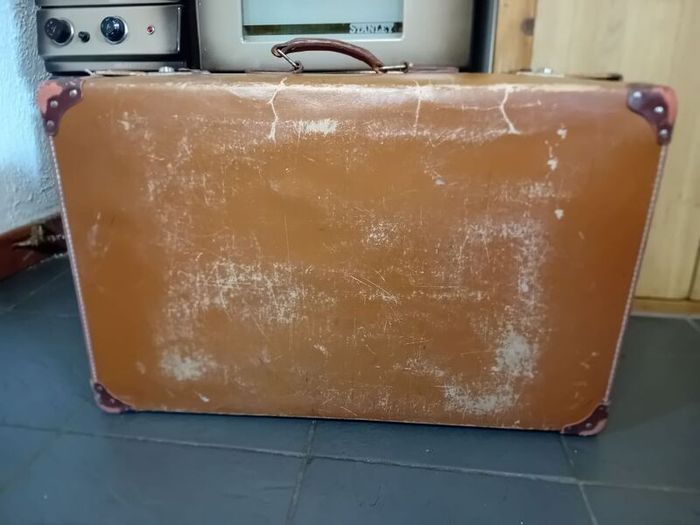old suit case