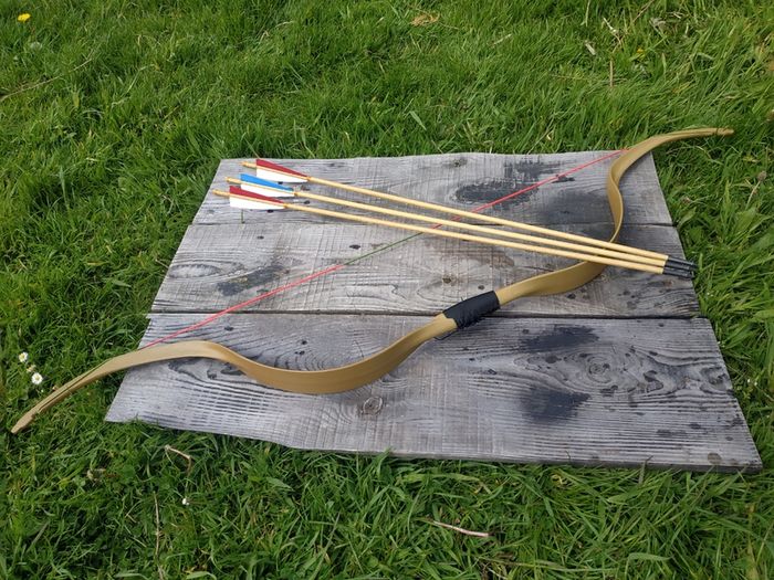 Archery Bow, Recurve 49" Horsebow, Left/Right hand (18-24 LBS) +3x arrows