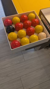 snooker balls