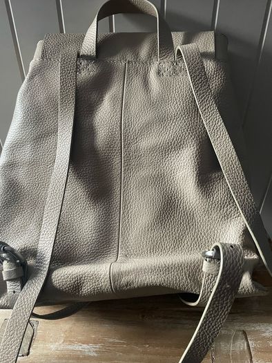 Clarks women's medium backpack leather beige grey new