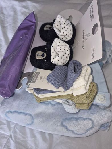 Newborn bits & bobs